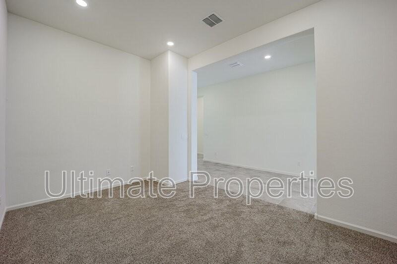 25172 N 106th Dr - Photo 4 of 27