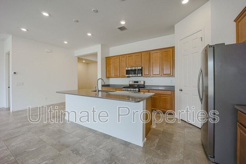 25172 N 106th Dr - Photo 7 of 27