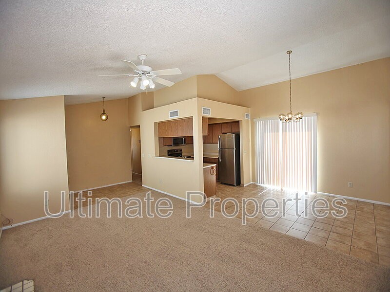 8832 W Saint John Rd - Photo 3 of 14