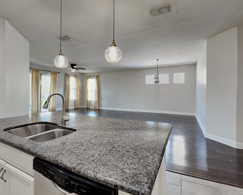 15543 Waterleigh Cove Dr - Photo 4 of 26