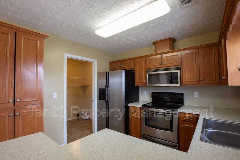 25 Kalin St - Photo 7 of 21