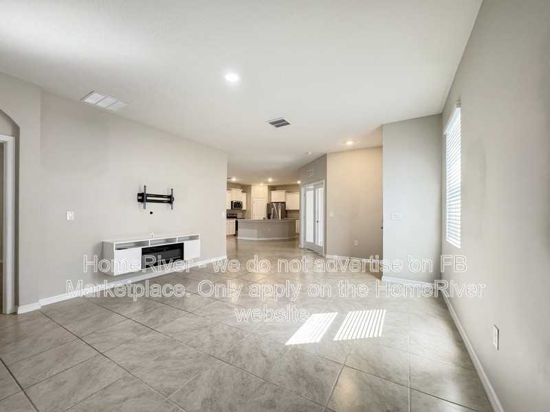 7899 Stonebrook Cir - Photo 4 of 18