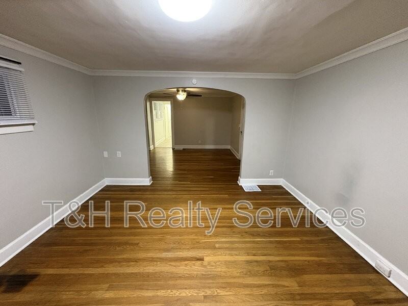 4814 E 10th St - Photo 6 of 17
