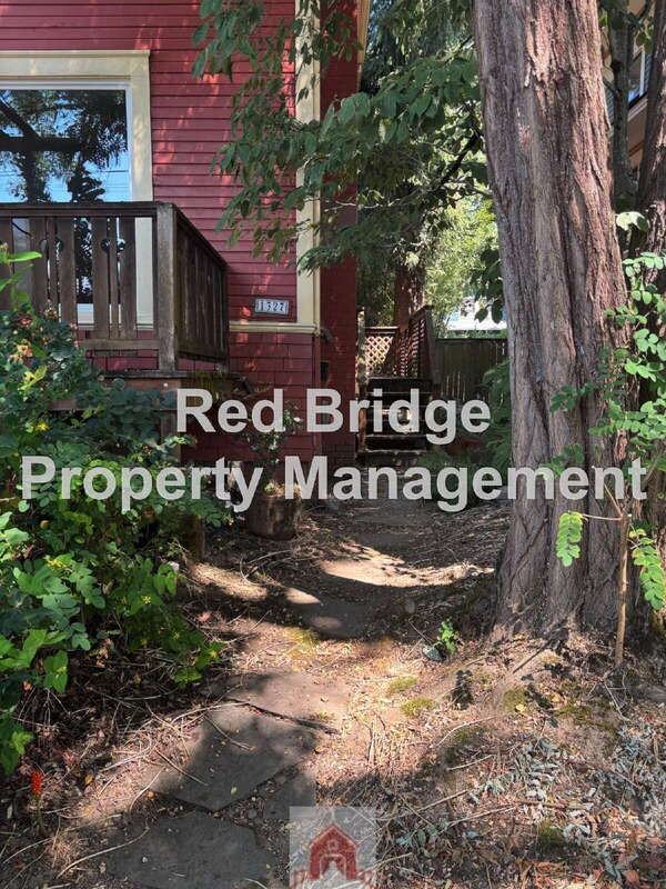 1327 Se Nehalem St - Photo 2 of 20