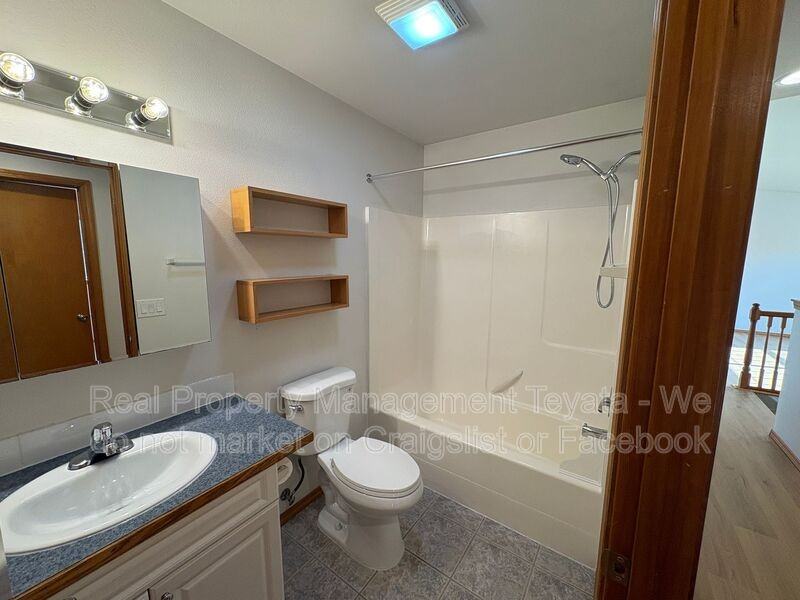1605 31st St - Photo 7 of 23