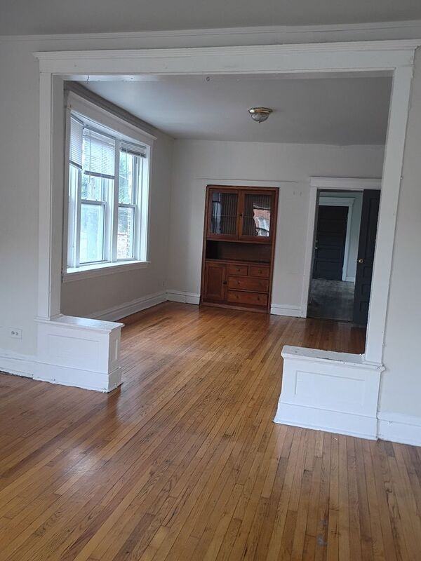 1109 N California Ave #2 - Photo 2 of 3