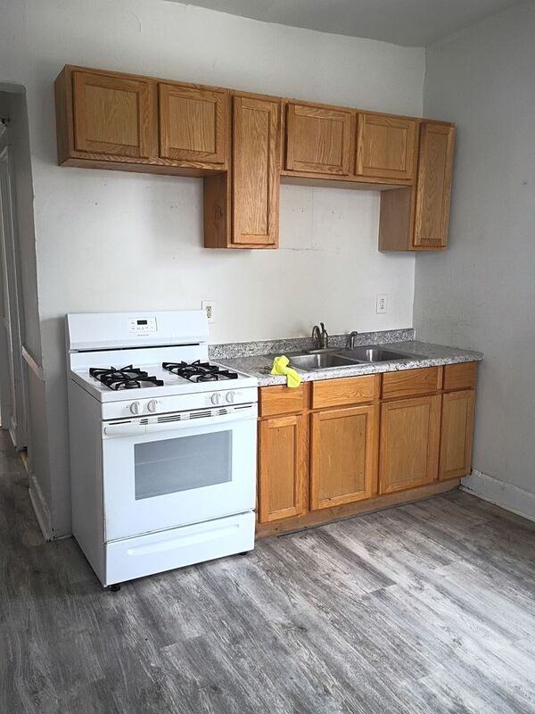 1109 N California Ave #2 - Photo 3 of 3
