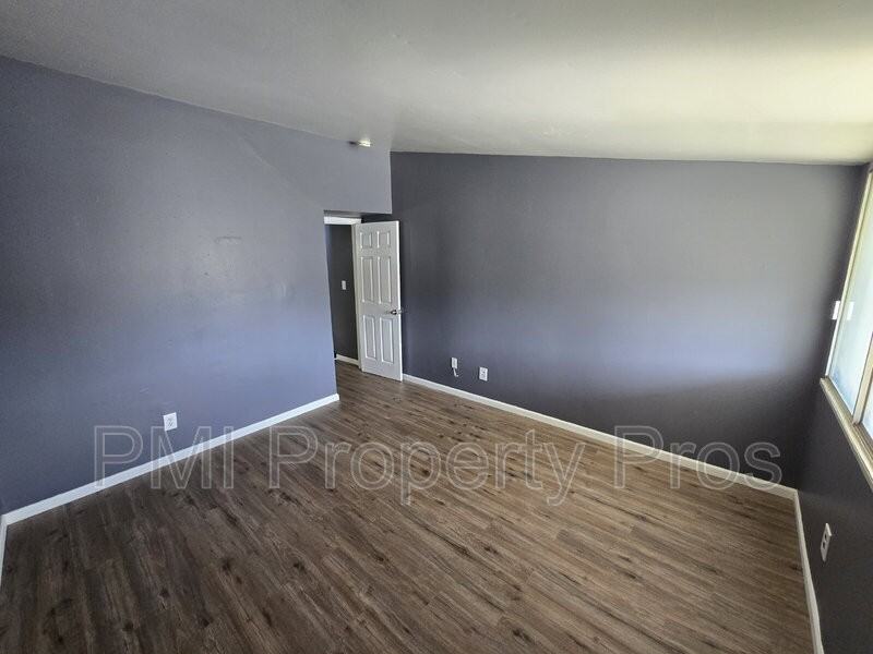 8842J N 95th St #J - Photo 4 of 23