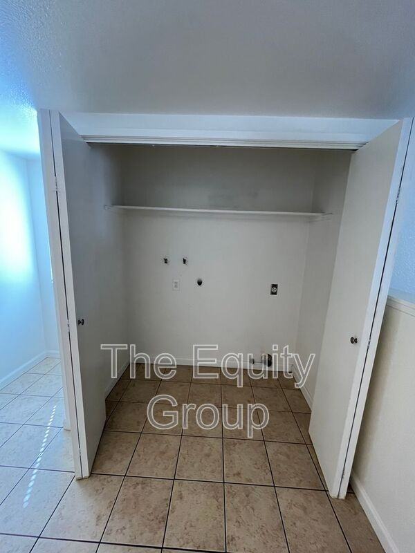 4018 W Meadow Ave - Photo 5 of 19