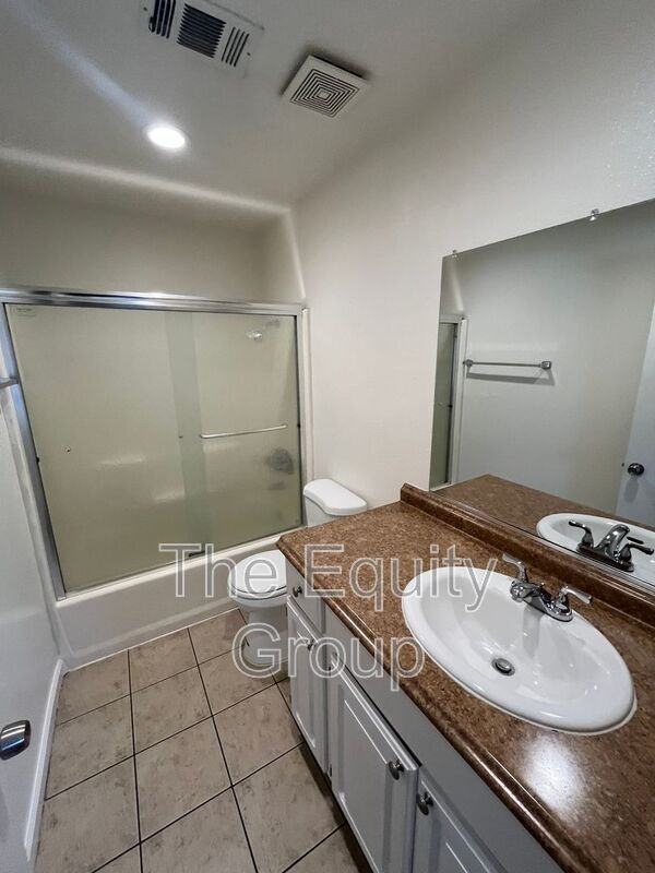 4018 W Meadow Ave - Photo 6 of 19