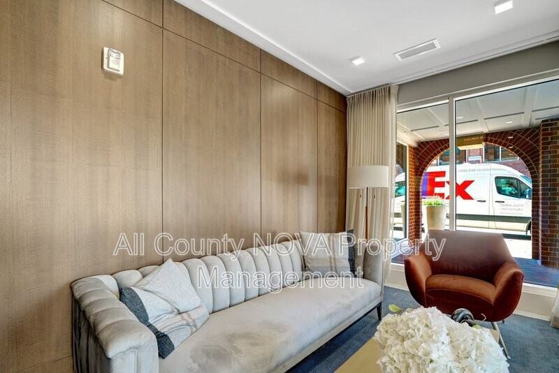 635 Slaters Ln #101 - Photo 6 of 40