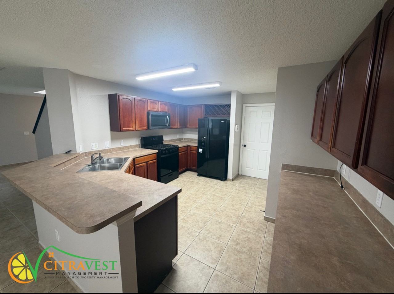 642 Rena Dr - Photo 4 of 10