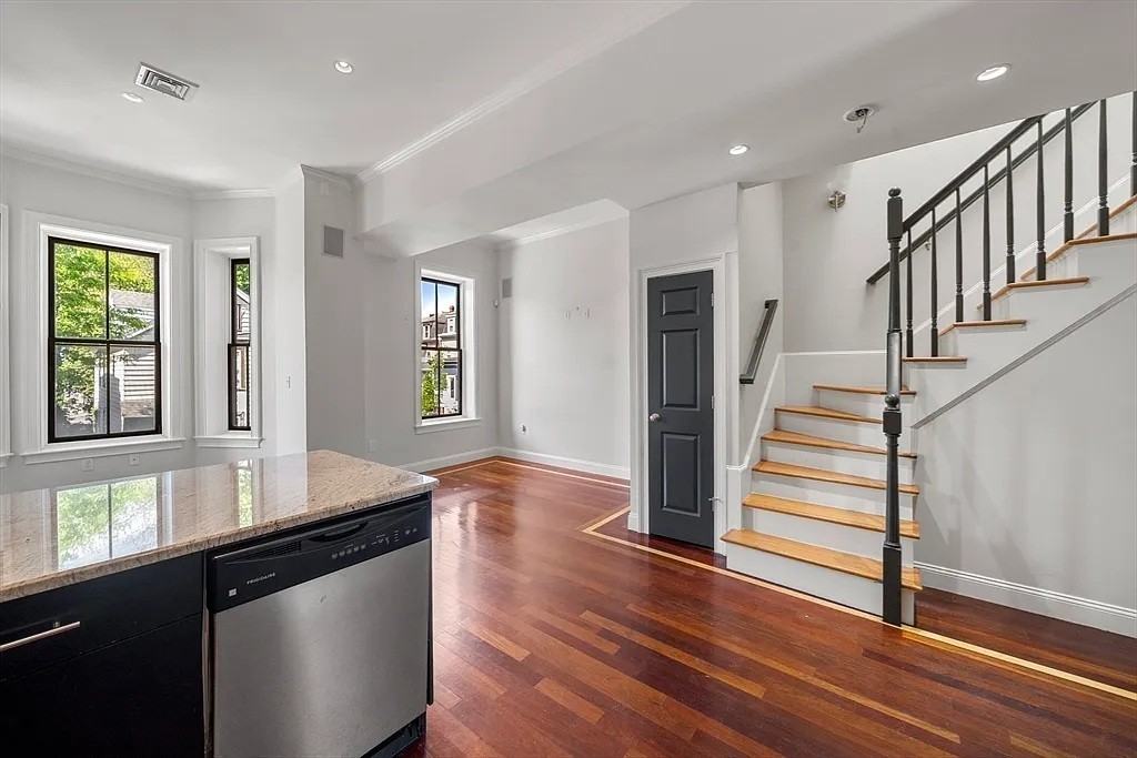 651 E 3rd St - Photo 4 of 7
