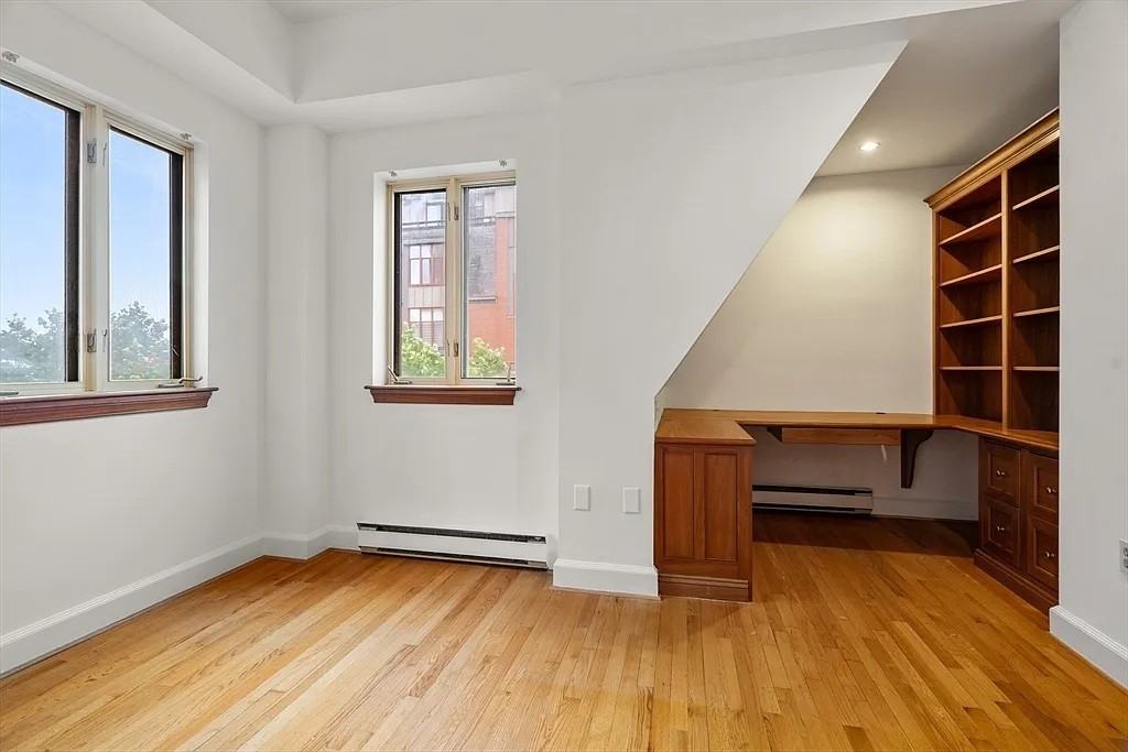 2 Clarendon St - Photo 2 of 7