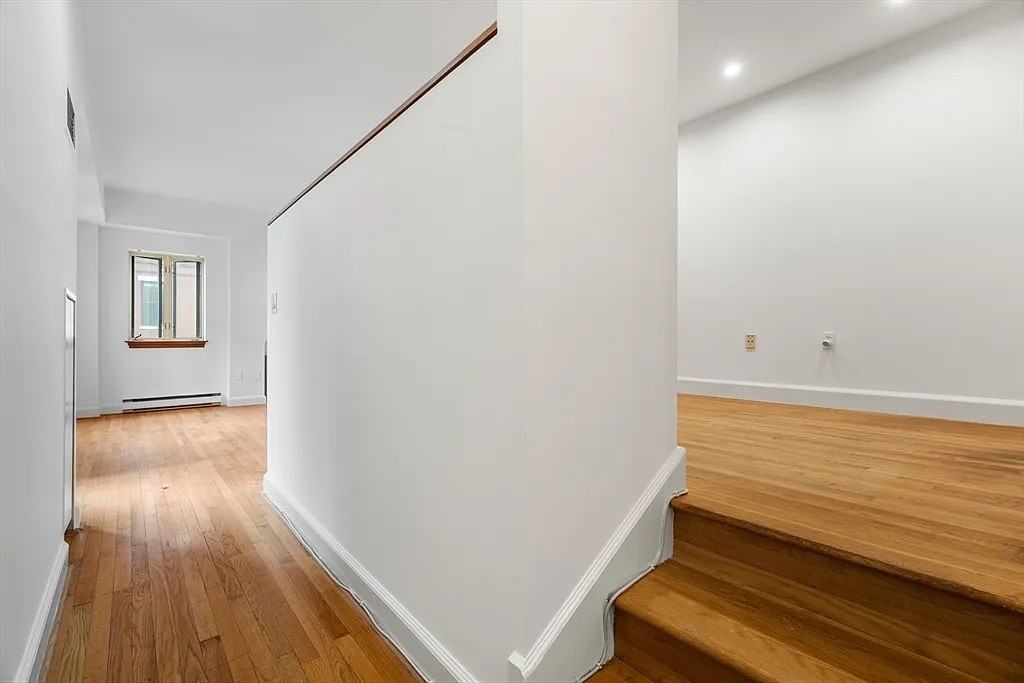 2 Clarendon St - Photo 6 of 7