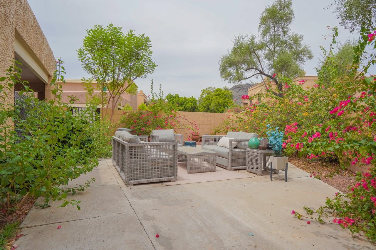 10407 N 10th Pl #1 - Photo 4 of 27