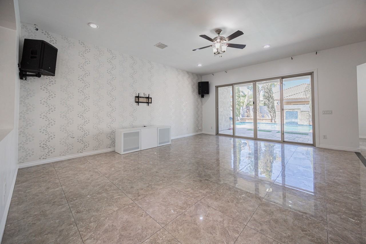 224 E Mead Dr - Photo 4 of 39