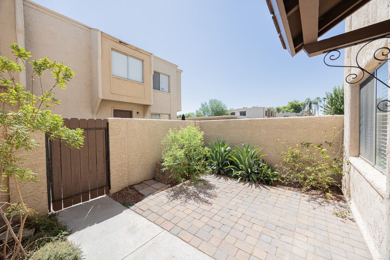 8113 E Glenrosa Ave - Photo 3 of 18