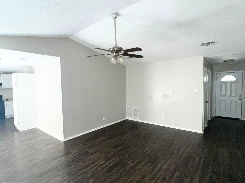 917 Nicole Dr - Photo 2 of 19