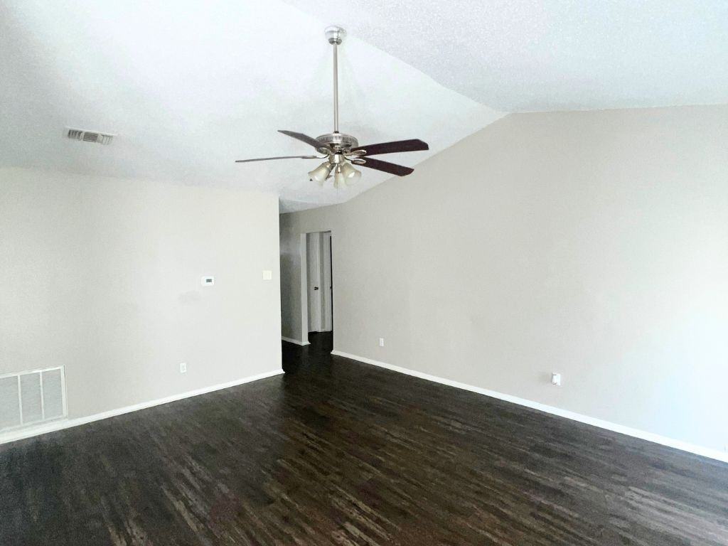 917 Nicole Dr - Photo 3 of 19