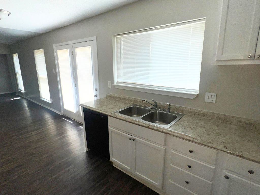 917 Nicole Dr - Photo 4 of 19