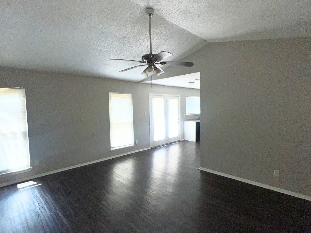 917 Nicole Dr - Photo 6 of 19