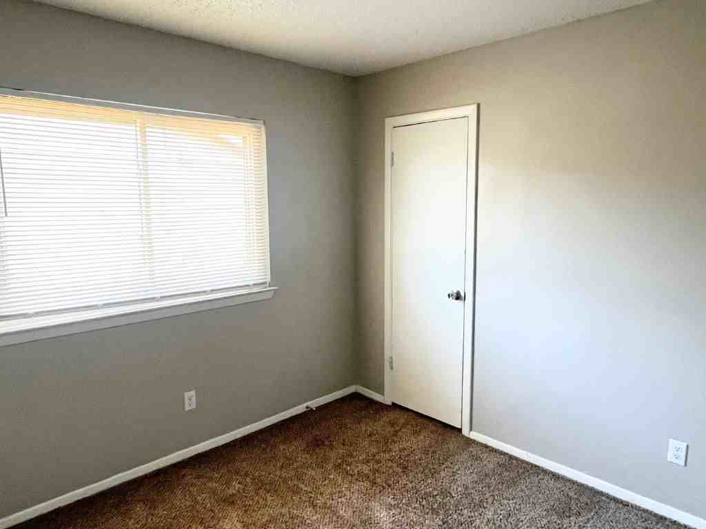 917 Nicole Dr - Photo 7 of 19