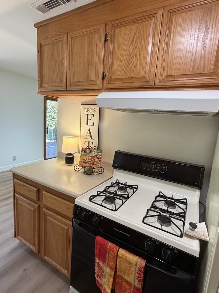 1620 Portsmouth Ave - Photo 5 of 16