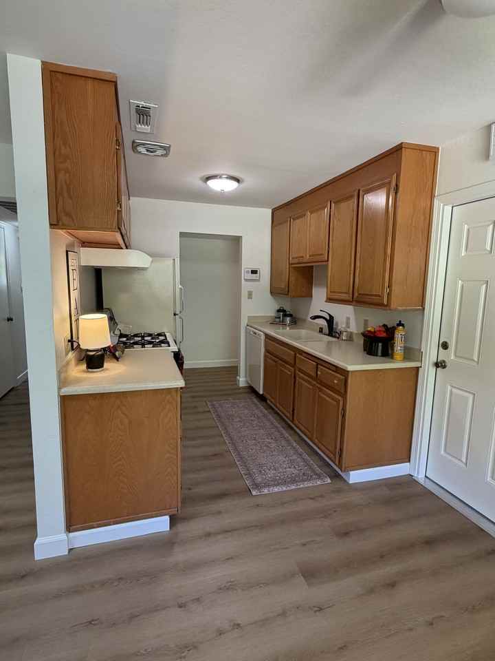 1620 Portsmouth Ave - Photo 6 of 16