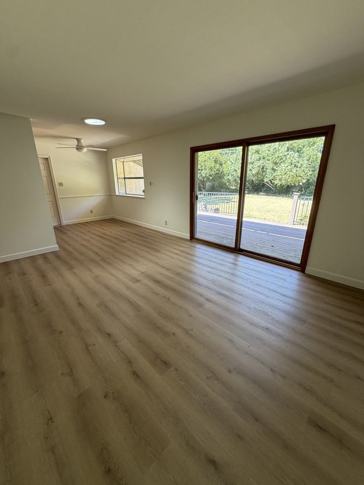 1620 Portsmouth Ave - Photo 7 of 16
