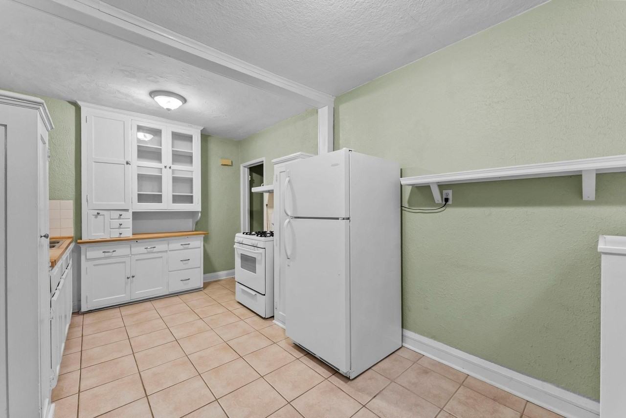 4625 Nicollet Ave - Photo 6 of 16