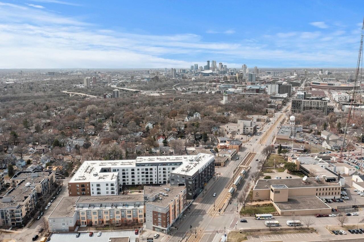 2650 University Ave W - Photo 2 of 11