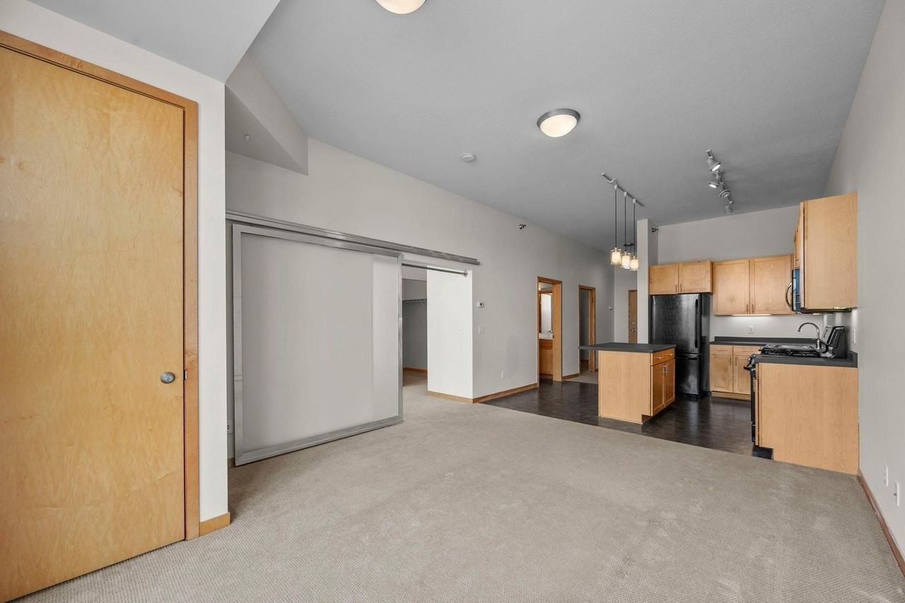 2650 University Ave W - Photo 3 of 11