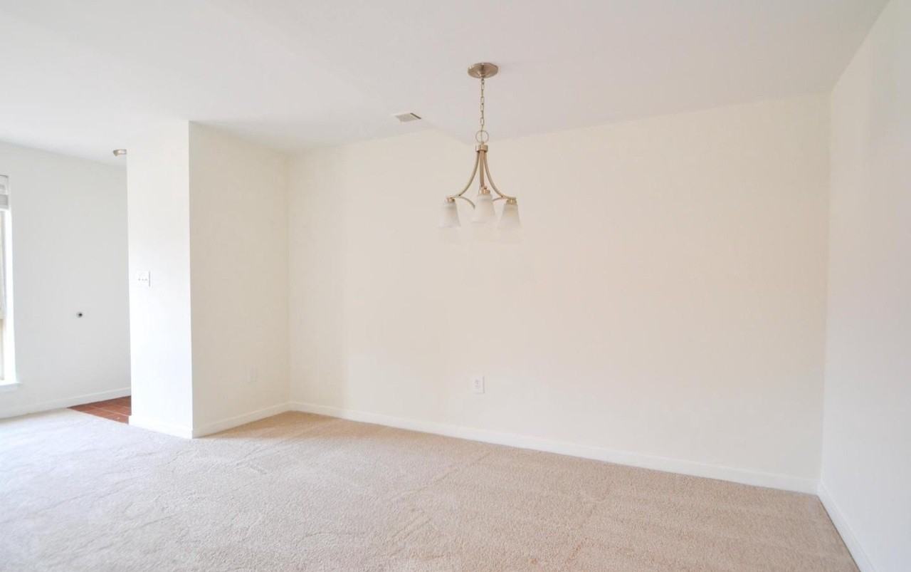 421 S Sharp St - Photo 5 of 24