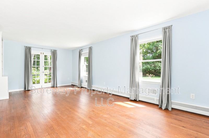 957 Cherry Hill Rd - Photo 4 of 29