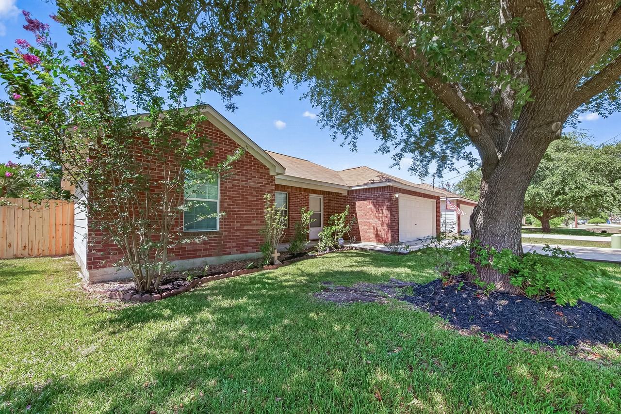 16200 Sun View Ln - Photo 4 of 43