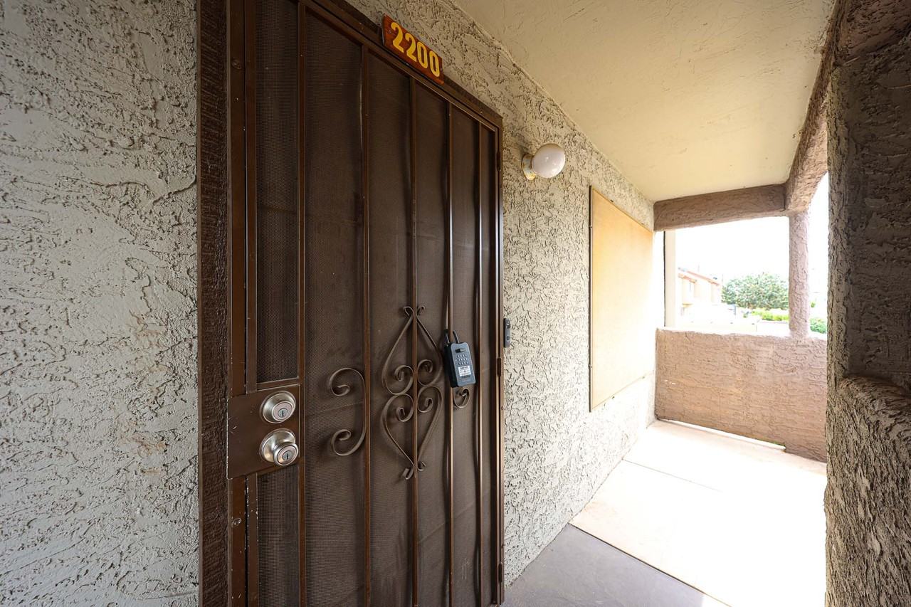 1645 W Baseline Rd #2200 - Photo 4 of 34