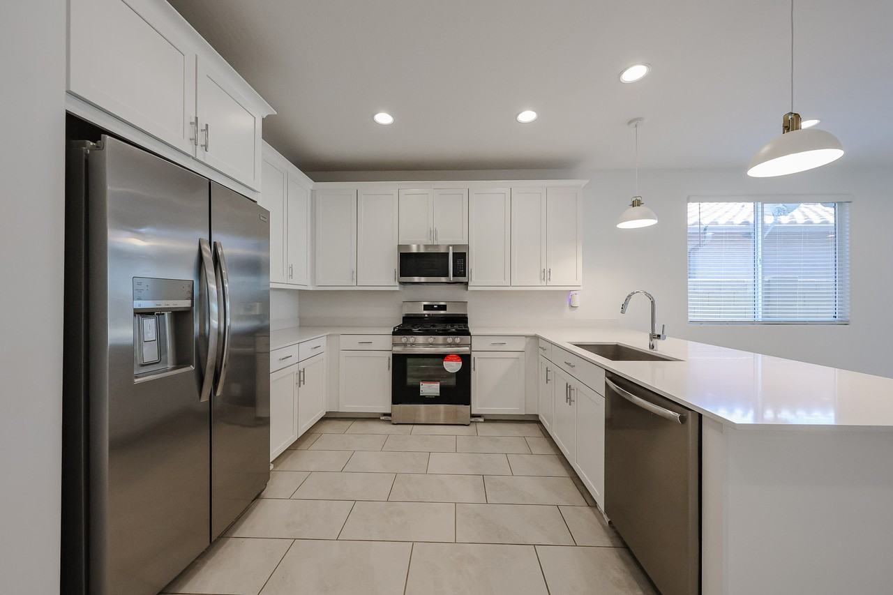 3119 W Via Dona Rd - Photo 4 of 43