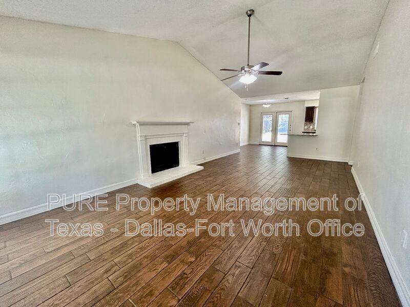 2626 Bennington Ct - Photo 2 of 25