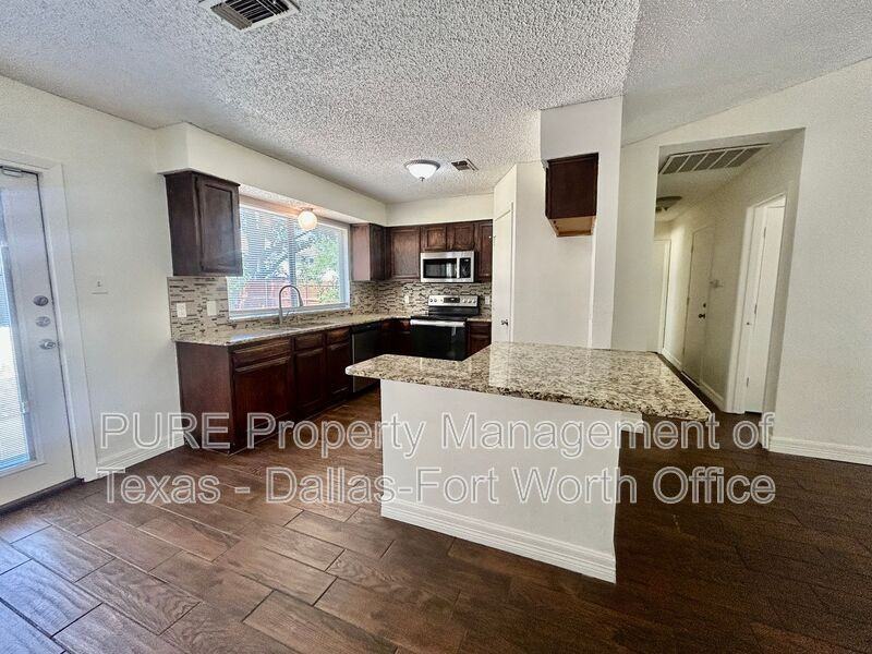 2626 Bennington Ct - Photo 7 of 25
