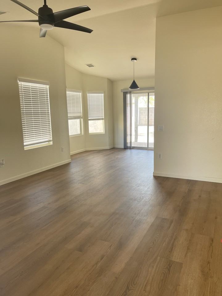 1727 E Birch St - Photo 2 of 18