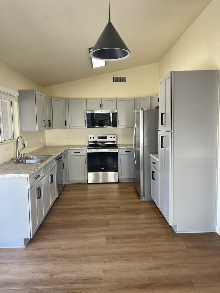 1727 E Birch St - Photo 5 of 18