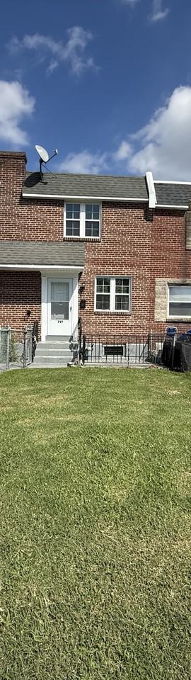 797 Bennington Rd - Photo 2 of 26