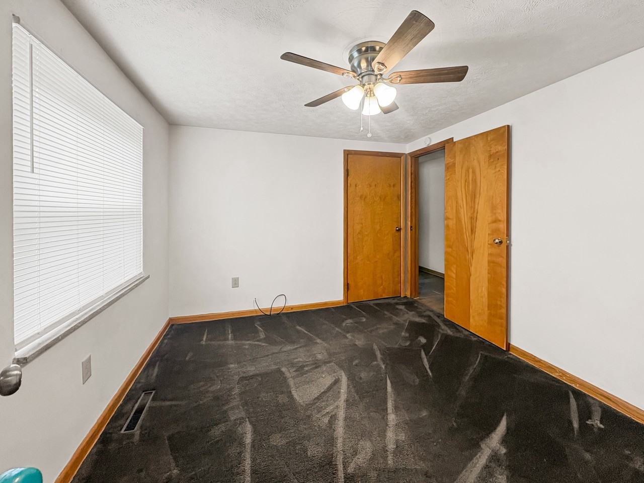 1023 Kanawha State Forest Dr - Photo 3 of 32