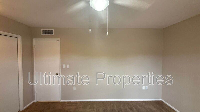 10814 W Saratoga Cir - Photo 4 of 9