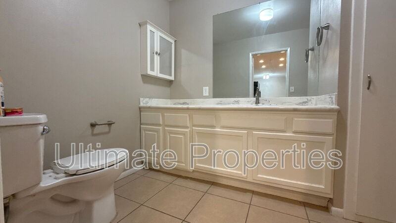 10814 W Saratoga Cir - Photo 7 of 9