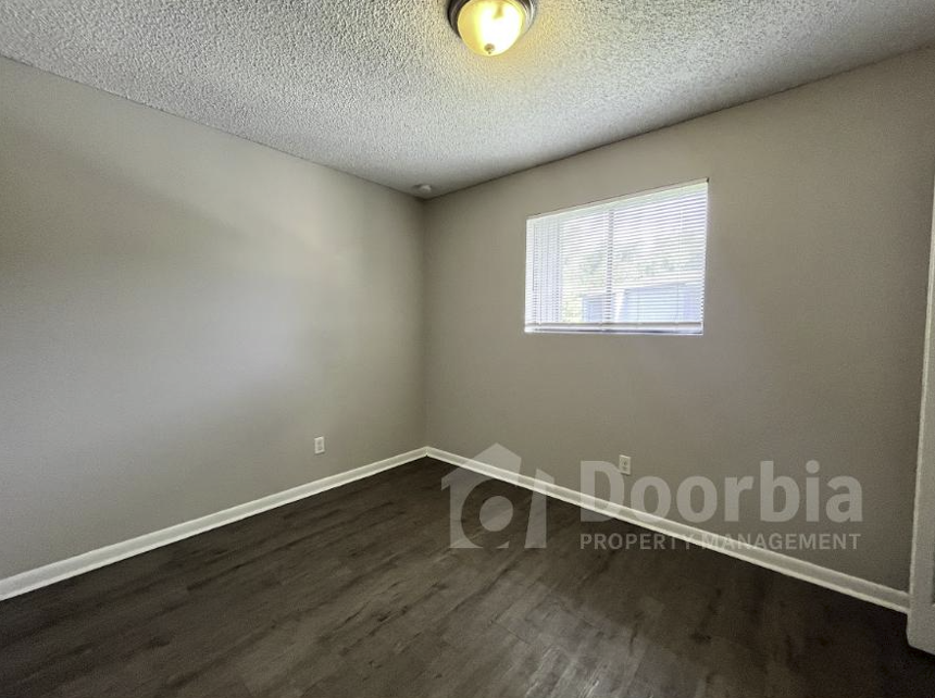 5026 Westchase Ct #4 - Photo 7 of 12