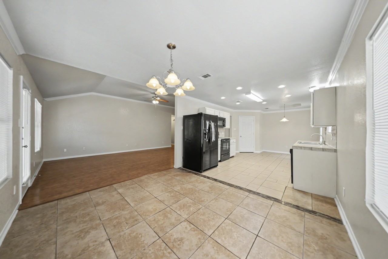 2107 Miller St - Photo 7 of 26
