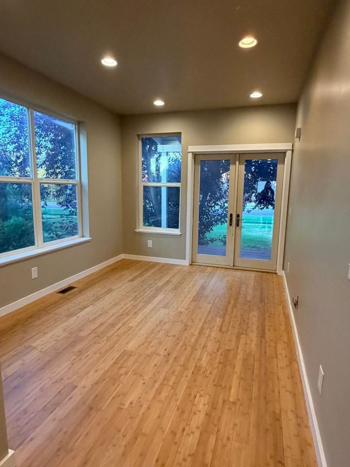 305 N Ferguson Ave - Photo 3 of 16