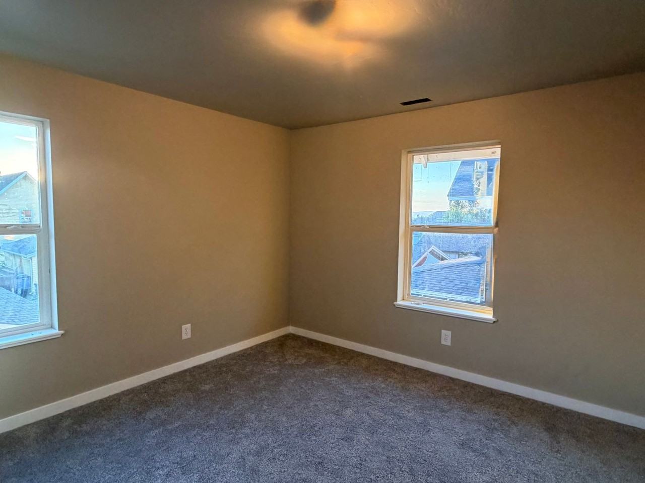 305 N Ferguson Ave - Photo 5 of 16